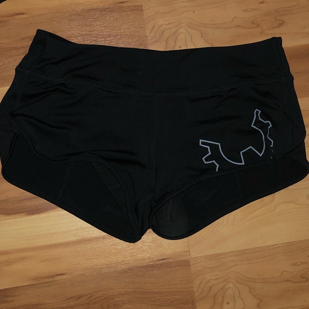 Wodgear size large booty shorts
